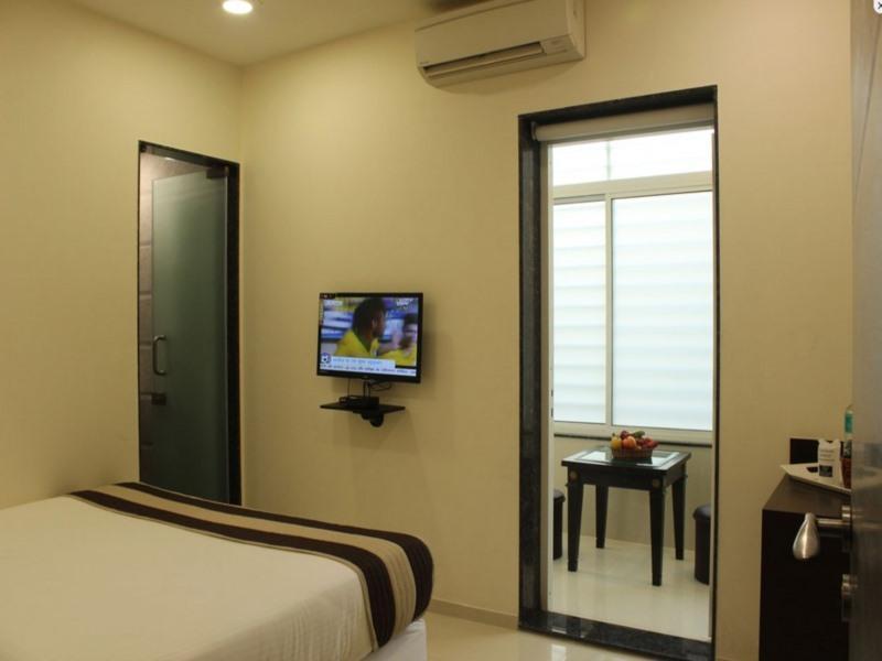 Oyo 16703 Hotel The Platinum Kolkata Exterior photo