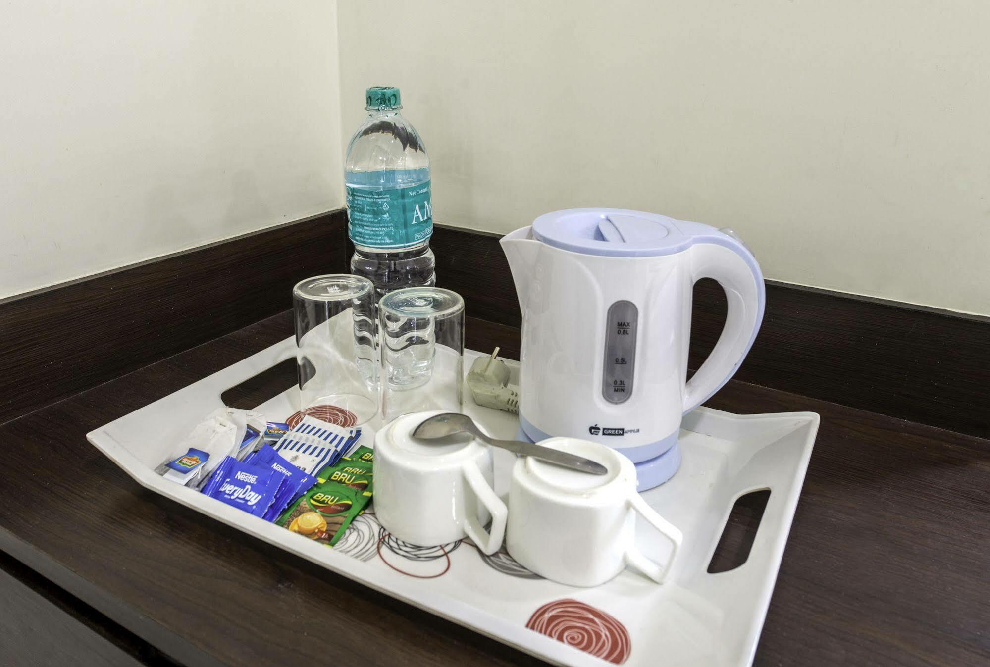 Oyo 16703 Hotel The Platinum Kolkata Exterior photo